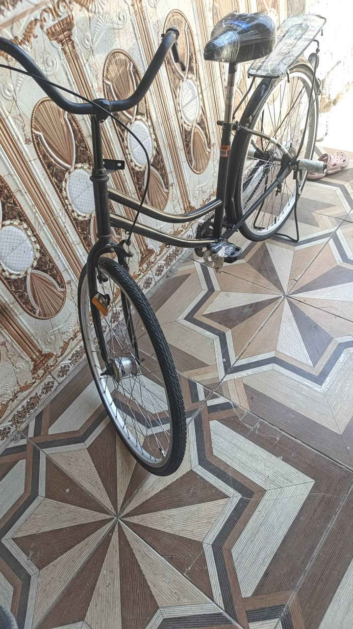 سلام عليكم بيسكل سياحي حجم ٢٦ جديد كلش مخلي هيج مرات اطلع بي مال بإله سعره ٧٥ وبي مجال الشراي يراسل لو يتصل ***********
