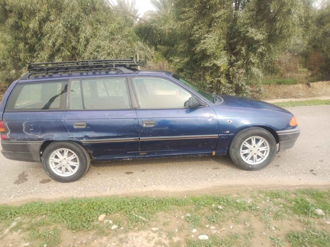 السلام عليكم سياره اوبل استره 1994 محرك 18 تتفه تبريد بلادي جام كهرباء كير عادي محرك خيرمن الله لا تبخير ولاتنقيص تخم تاير جديد مكينه وكير خير من الله سعر 45 بيهه مجل رقم هاتف *********** رقم ديالي انكليزي
