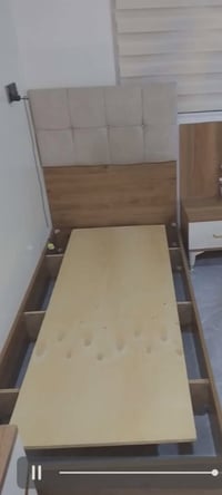 سرير • للبيع