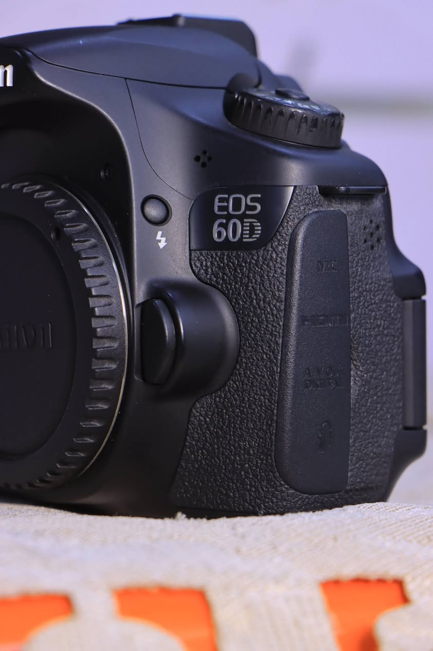 Canon 60D
بودي 
حالة جديدة زيرو بدون خدش او مسح 
معاه الشاحن و البطارية و الحزام الاصلي و الشنطة 
البودي لسه جديد زيرو
 011 16147021


**إذا كنت صاحب هذا الإعلان وتريد حذفه لأي سبب، رجاءا أرسل رسالة إلى الدعم الفني**