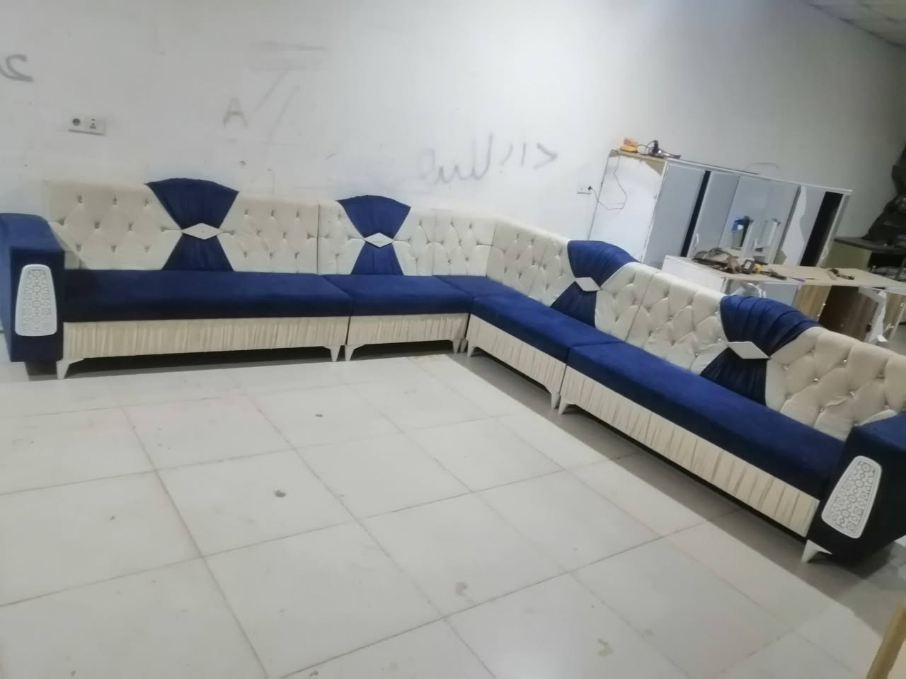 تخم ديوان تفصال نظيف للبيع سعر 185 اتصال ***********
