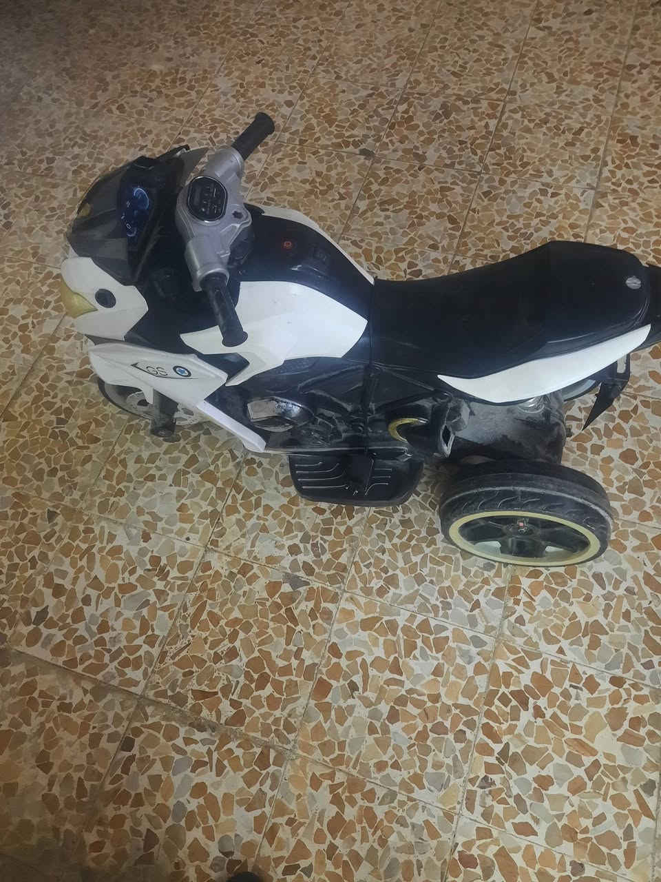 السلام عليكم ماطور كلشي مابي بس يعوزو باتري سعرو 50


**إذا كنت صاحب هذا الإعلان وتريد حذفه لأي سبب، رجاءا أرسل رسالة إلى الدعم الفني**