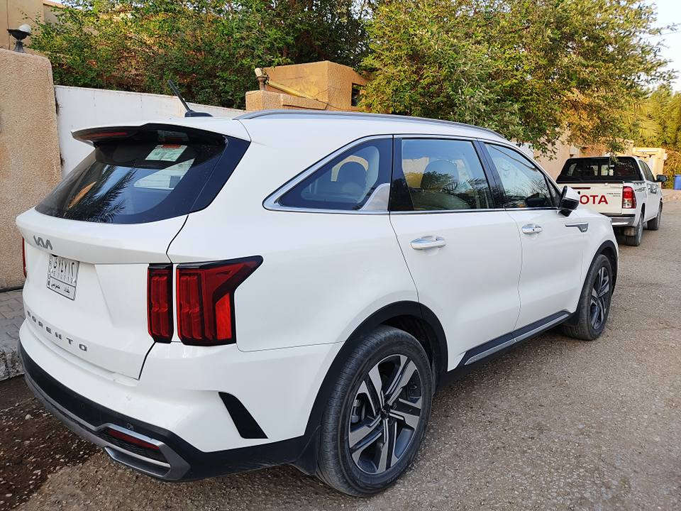 كيا سورنتو موديل ٢٠٢٢ فول مواصفات الخليجي 
ممشى السيارة مئة الف وربع 
السيارة كفالة عامة شاريها زيرو عارضيها فقط للمراوس بسيارة ثانية ما ابيعها بشكل مباشر 
شكلها من برة والدواخل مثل مموضح لحضراتكم 
دزلي صور وفيديو خاص بسيارتك ونتفق على الفرق 

رقم الهاتف
***********
مكاني النجف الاشرف
سيارتنا الخاصة مو جناية النجف, العراق
