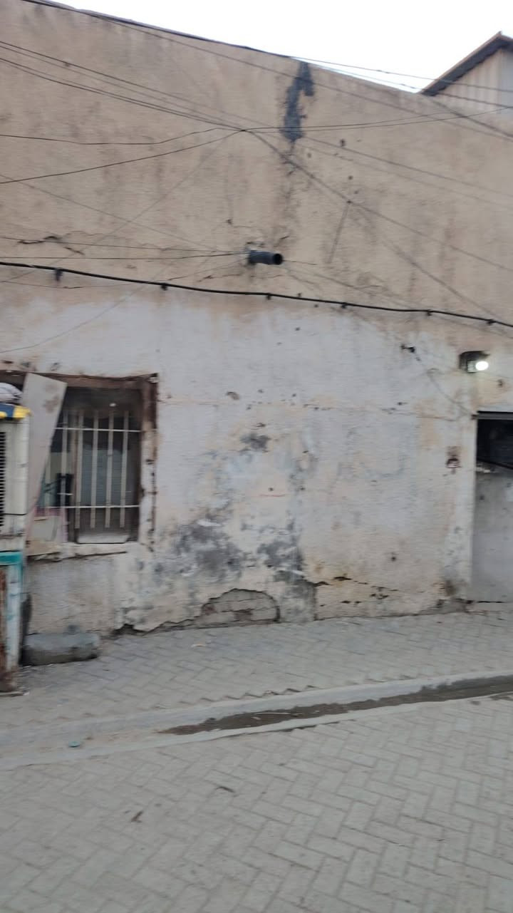 دار للبيع مساحة ١٤٤متر قطاع ٦٠ بالقرب من جميلة وبسعر ٢١٠مليون وقابل للتفاوض للاستعلام ***********  ***********
