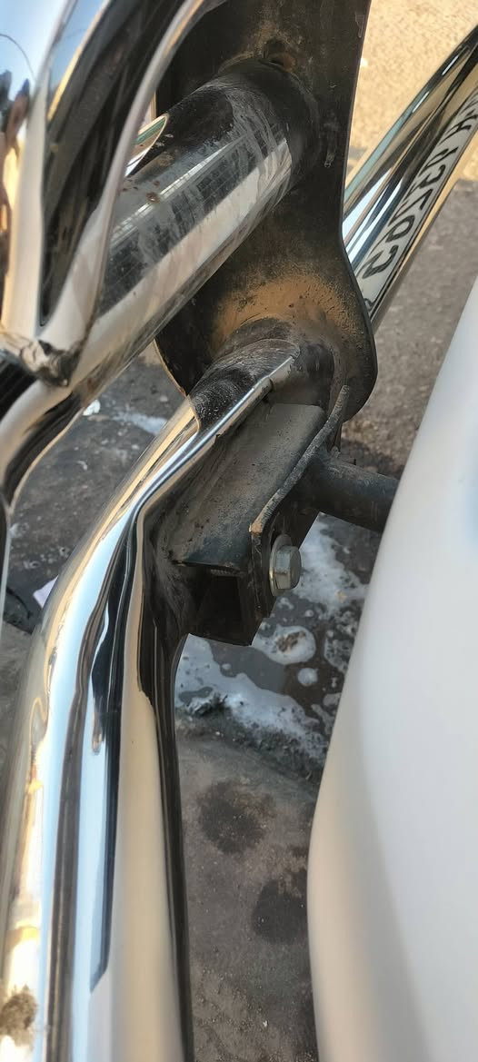 سلام عليكم 
درع هايس امامي للبيع مكاني نجف سعر ٢٠٠ بي دحجة جهة السايق مبينة بالصور رقم الموبايل ***********
