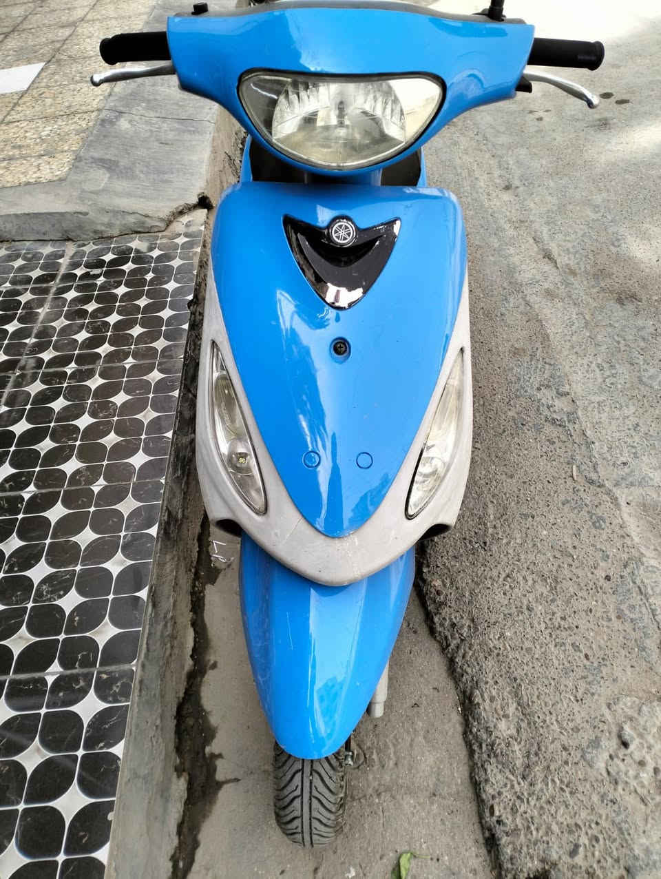 سلام عليكم دراجه كفاله عامه رمبه كلشي شغل بيه ب700وبيه مجال غير متواجد ع الفيس مكاني بياع  ***********
