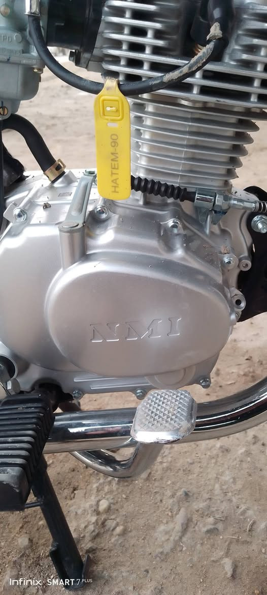 السلام عليكم دراجه تعمير كله 26ولشاصي 26اوراق سكنر صارله يومين من معمره عل سحك المكينه شلامجه السعر 925وبيه مجال ابو850اعبر المنشور المكان حله سياحي ***********
