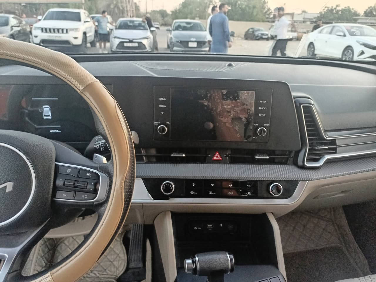 سبورتج 23 سويج قمارة حديد ماشية 41 رقم بغداد باسمي تحويل ثاني يوم بيها بارد بسيط باب الصدر بدون صبغ والباقي مكفول السعر 190 وبيها مجال بسيط ***********
