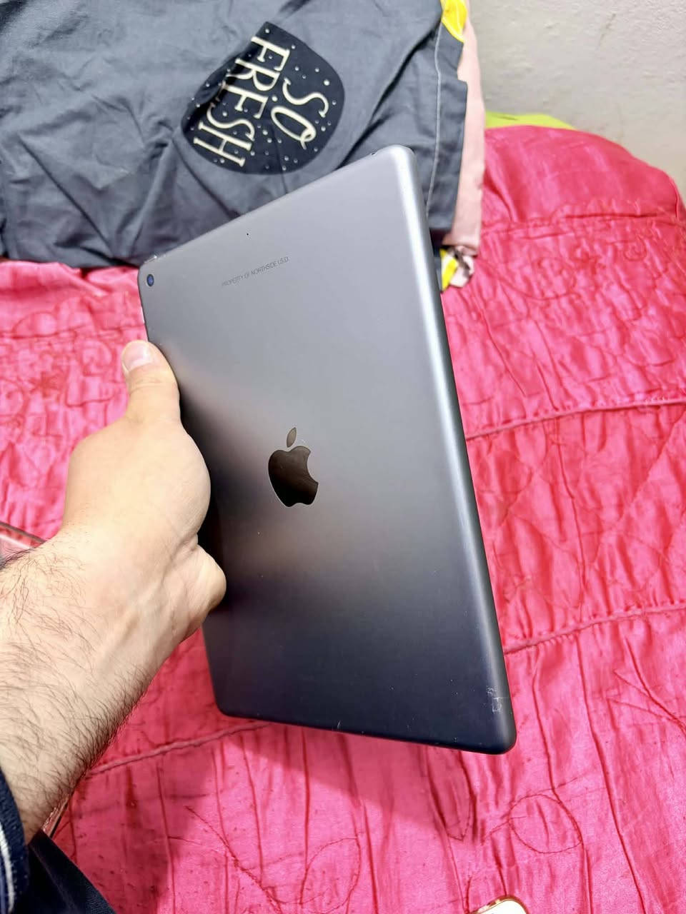 السلام عليكم  ايباد ابل مكفول من كلش جيل الخامس  ذاكره ١٢٨ 
ايباد  نضيف   نموذج A   شرق اوسط مكاني الزعفرانيه او المشتل  مراوس يرهم او بيع سعر ١٦٠ 
***********
