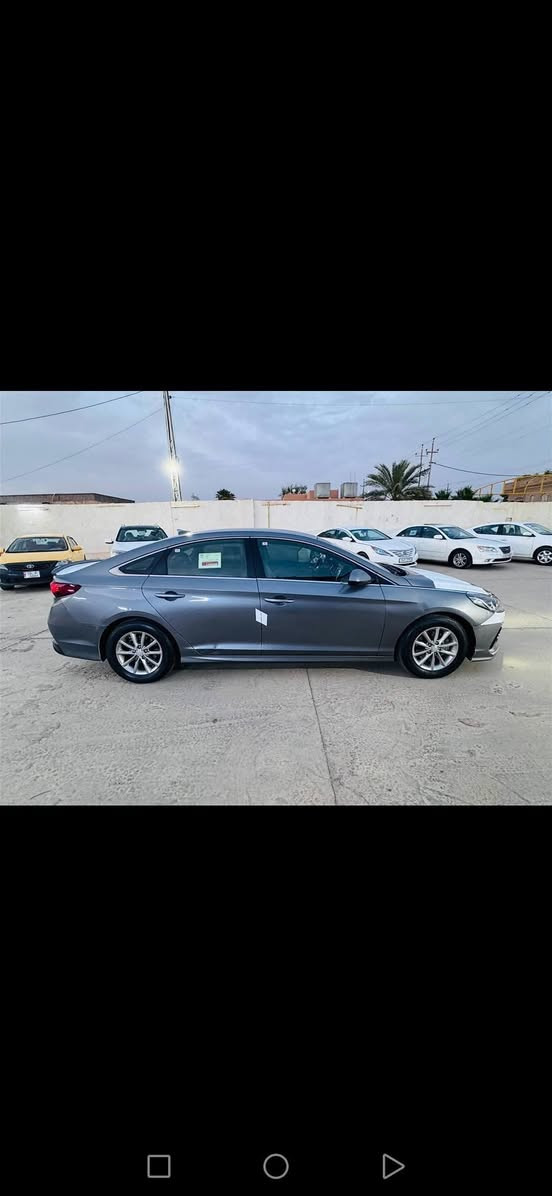 سلام عليكم
للبيع سوناتا 
موديل 2018
وارد امريكي صور حادث مرفقة
 مواصفات عادية 
رقم بغداد جديد تحويل مباشر 
عارضهة 120 وبية مجال 
***********
