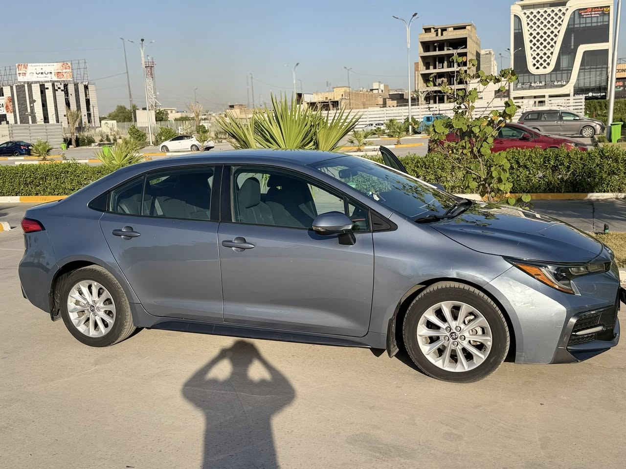 كورلا SE 2021 وارد
حادثها صندوك بدون ايرباك 
يعني كل الايرباكات بلادي شركه 
ماشيه ٤٩ الف كيلو متر ( ٣٠ الف ميل ) 
 اربع بصمات ابواب وتشغيل و صندوك 
رادار امامي 
قياده ذاتيه 
اشياير بالمرايات
نقاط عمياء
شفتات ستيرن 
تجوه اماميه وخلفيه 
كشنات مخمل خيط ازرق بلادي 
كرسي رياضي  
جامات اوتوا مع حساس يد ( توقف اذا خليت ايدك )
السياره عليها تايرات دنلوب وكاله 
بيها الجاملغ عكس السايق بارد 
الجاملغ الايسر كلير من امريكا   
السياره نظيفه وجاهزه ما بيها اي نقص
كير محرك تبريد مكفولات 
السياره اربيل بأسمي  
صور الحادث مرفقه 
السعر 142 ورقه 
للتواصل على الواتس اب 

***********
