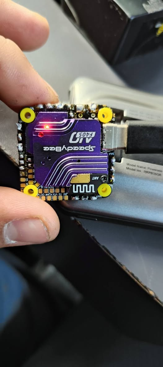 سلام عليكم افلاي كنترول 40 انبير  يوجد توصيل ***********
