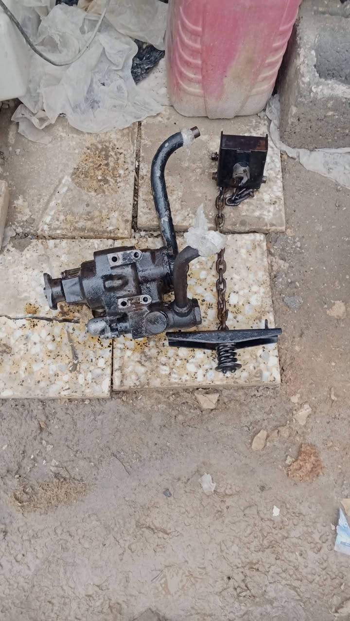 للبيع
باب فوزه كرستال 
بنيد كرستال 
كيجات كرستال 
مضخة فوزه اربعه طن 
قاعدة سبير 
للاستفسار : *********** 🌹
