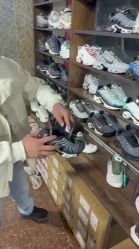 تنزيلات العيد • ملابس • تل حجر