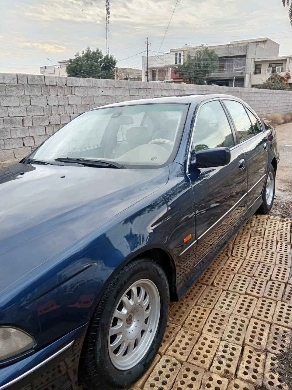 سلام عليكم BMWصقر موديل 1998
528 سياره جاهزة  تبريد تدفئه تخم تاير
خير من الله مصبوغه عام ***********
73 وبيهة مجال
