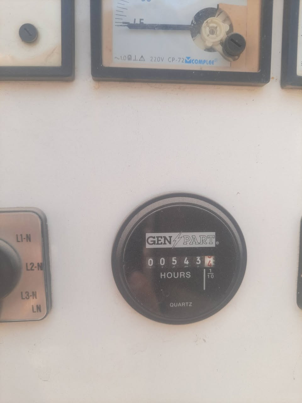 للبيع مولد كاتم 
بيركنز انكليزي 30KVA بريطاني اصلي شركة FG عدد ساعات التشغيل 543 ساعه فقط المولده بوضع الشركه ممفتوح بيه برغي 
مكاني الانبار /الفلوجه 
***********
