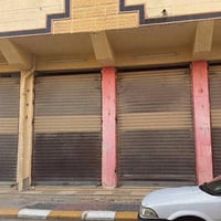 محلات للإيجار • شارع الأربعين • ٤٢م