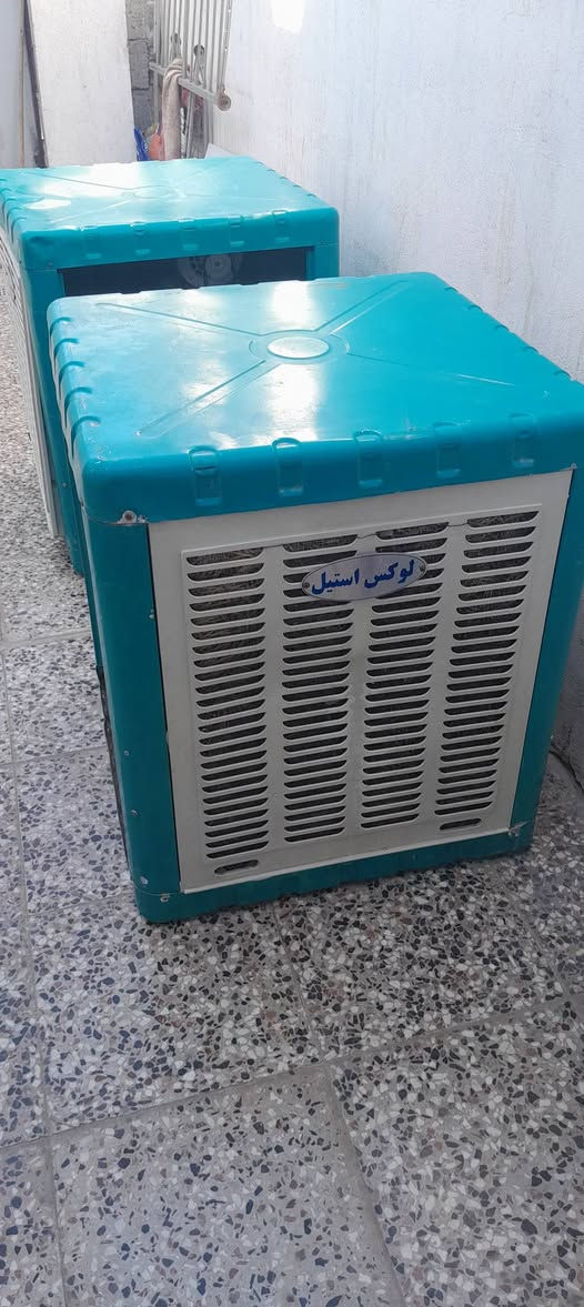 مبردات عدد ٢ ماطور سرعتين باب بلاستك نظيفات كلش مابيهن زنجار مستعملات قليل واني صبغت الحوض حتى ما يصير بيه املاح وزنجار  وحدة نقص واتربم وحدة نقص واتربم وقايش سعرهن ١٢٥ الف وماطور سرعتين نظيف كلش سعره ٢٥ الف نهايته بغداد ***********
