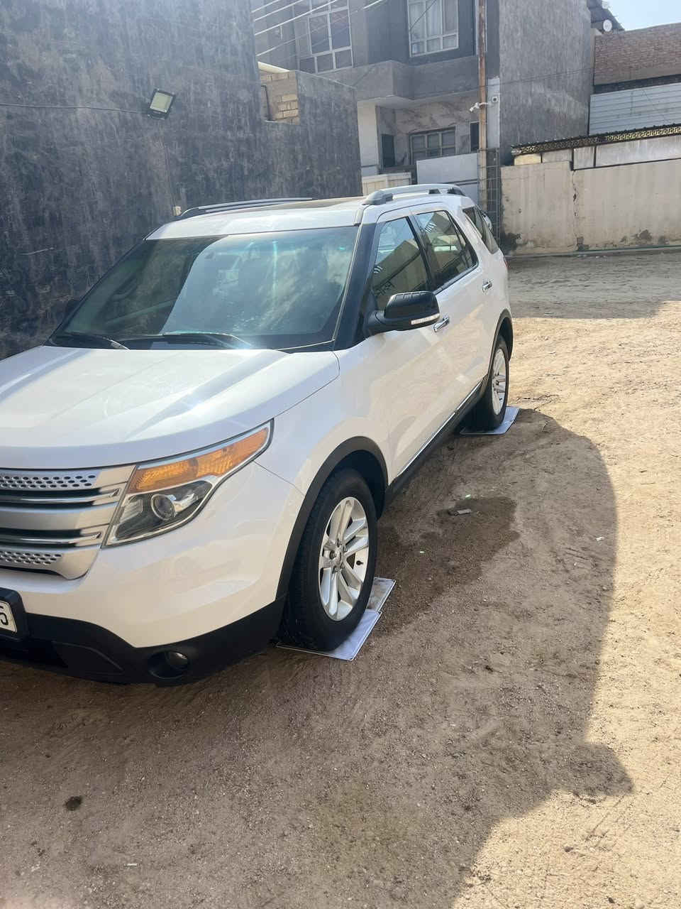 السلام عليكم سياره فورة اكس بلور موديل ٢٠١٣ خليجي شركة نيفا مكفوله كفاله عامه من كل شي محرك كير مامفتوح على الشركه ماشيه ٨٧ ميل فول السياره سعره ١٧٠ وبيه مجال سياره جديده جدا سنويه وفحص كله جديد بااسمنه 
السكن بغداد ابو غريب 
📱***********
📱***********
