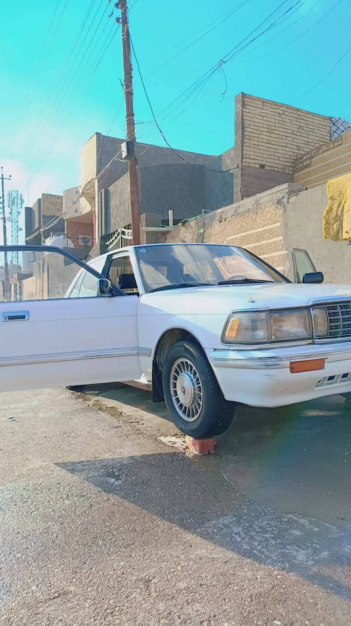 سلام عليكم سوبر سيدان موديل 1990 محور ثنين ونص سياره بلاديه ماعده جاملغ لامامي بي صبغ ولهلال الجاملغ الخلفي تبريد عوزه ادامه سياره خير من الله سعر 68 وبيها مجال بسيط رقمي *********** مكاني بغداد النهروان
