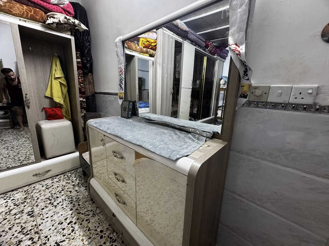 غرفة تركيه للبيع


**إذا كنت صاحب هذا الإعلان وتريد حذفه لأي سبب، رجاءا أرسل رسالة إلى الدعم الفني**