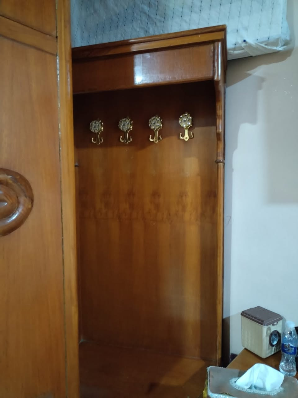 غرفه نوم للبيع سعر 500 الاستفسار ***********
