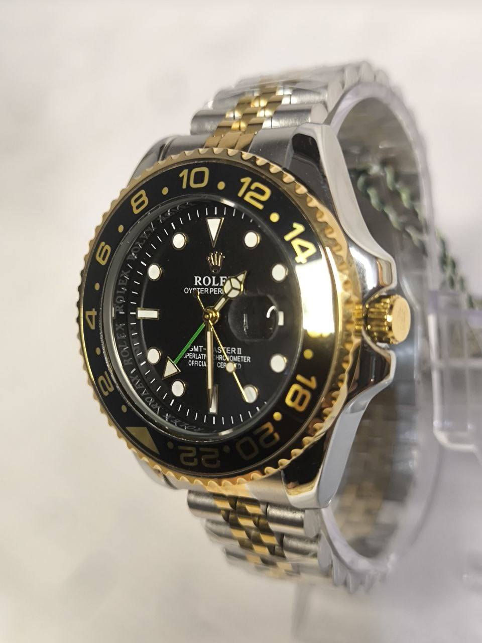 ساعة GMT
ساعة تحفة فنية
مكينة كوارتز دقيقة
رنك دوار وميناء سوداء فخم مع اميال لامينوس
زجاج معدني ضد الخدش وسير مصنوع من الاستانلس ستيل جودة عالية 
مقاومة الماء والغبار 
الساعة مختمه من كل مكان

السعر :- 35 ع اول تم 
للحجز والاستفسار يرجى الاعتماد خاص


**إذا كنت صاحب هذا الإعلان وتريد حذفه لأي سبب، رجاءا أرسل رسالة إلى الدعم الفني**