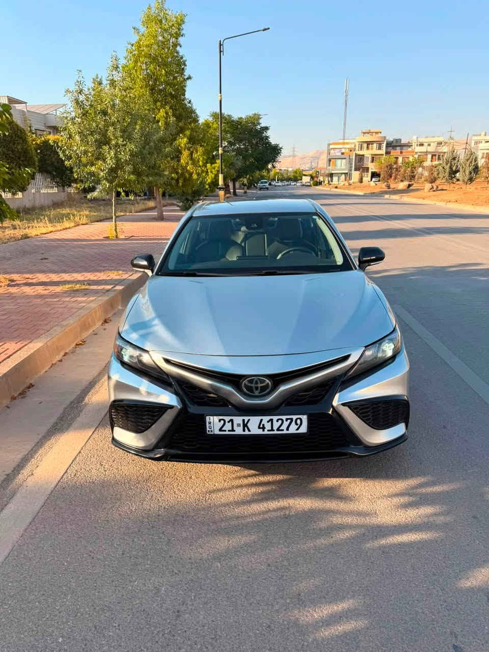 السلام عليكم
كامري 23 اس اي ومواصفاتها معروفه 
داخلها اسود 
وارد امريكي بيها طخة باب الصندوك ومصلحه ومصبوغه عند الرقم
بالفحص طلع بيها 3 قطع كلير امريكا 
بنيد جاملغ وباب 
السيارة كلش حلوه ماشيه 200 بامريكا 
السعر نهائي 165 ورقه 
رقمي ***********
مكانها بسليمانيه

