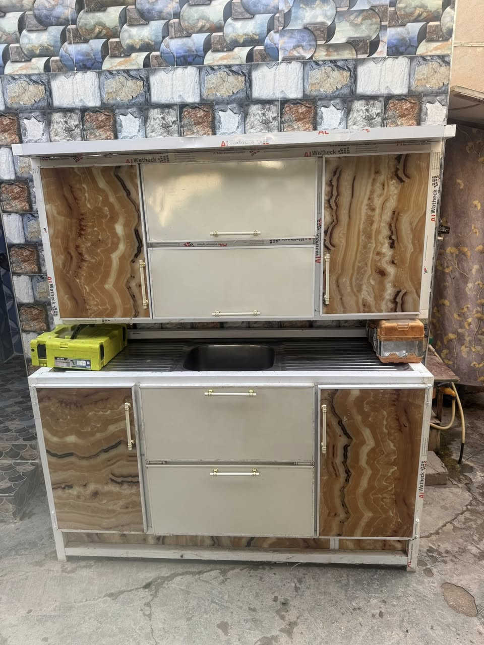 سنك قياس متر ونص مع معلق 
للتواصل خاص او واتس اب ***********
