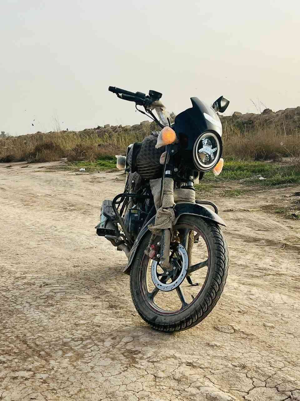 السلام عليكم
دراجه دايوان 2025/بشهر 9طالعه
دراجه بعدها نضيفه 
ممدود ع سبانه 
السعر 1450وبيها مجال حك الجيه 
المكان ديالى جديده الشط 
الاستفسار ***********
