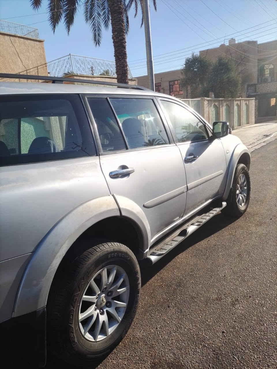 ميتسوبيشي مونتيرو فئة GLS
وارد أمريكي كلين تايتل 

محرك ٦ سلندر 

مكان السيارة ميسان

المسافة المقطوعة 120,000Km

كاملة المواصفات :-

.تثبيت سرعة 

.مقاعد كهربائية

.مراية جانبية شفط 

.حساسات رجوع 

.فتحة سقف 

.نضام ABS ومانع انزلاق 

.تحكمات ستيرن

السعر المطلوب ١٠٠ ورقة وبيها مجال 

للتواصل على الرقم ***********
