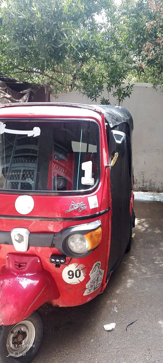 لام عليكم تكتك بياحو موديل 18وبيها مكينه 21تي في اس عنوان بغداد ابو دشير ***********السعر 2ونص
