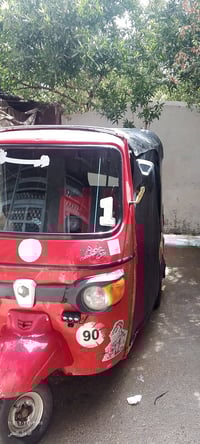 لام عليكم تكتك بياحو موديل 18وبيها مكينه 21تي في اس عنوان بغداد ابو دش...