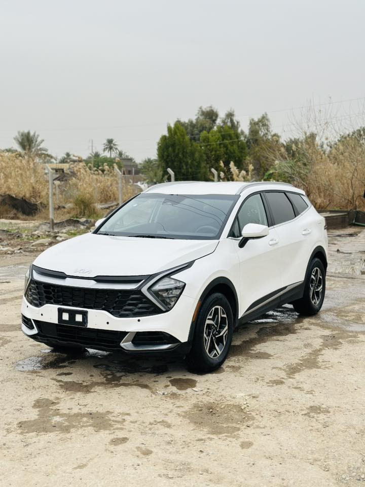 السلام عليكم 
كيا سبورتج 2024 دخول جديد ماشية28الف حادثها كما موضح في المنشور 
مواصفاتها 
رادار امامي +خلفي 
نضام تحديد مسار 
كشن حراري 
ثلاث انضمة قيادة 
شاشة متصل
سعرها 187 وبيها مجال بسيط 
هـ***********
مكاني/بابل/الحلة
