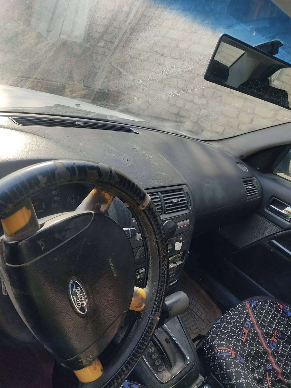 سيارة فورت للبيع موديل 2006رقم نكليزي 
سنوية لل29مداور مباشر
السعر 30وبيهه مجال
مكان محافظه ذي قار
***********
