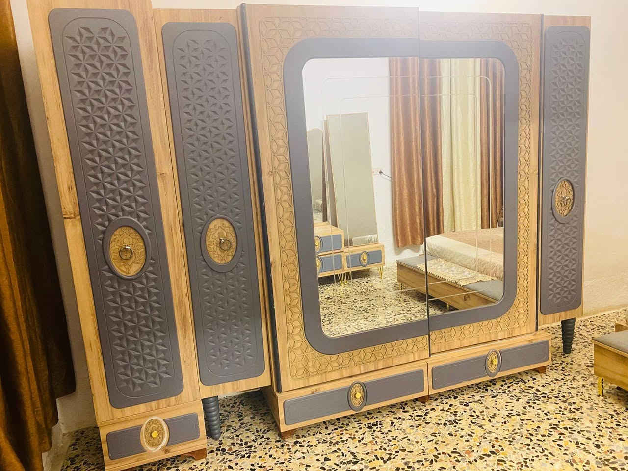 سلام عليكم غرفة تركية جديدة أختي الجديدة أي كسر ما بها خشبها قوي مكانة كربلاء أي سؤال على الرقم مكلفة من نشر***********
