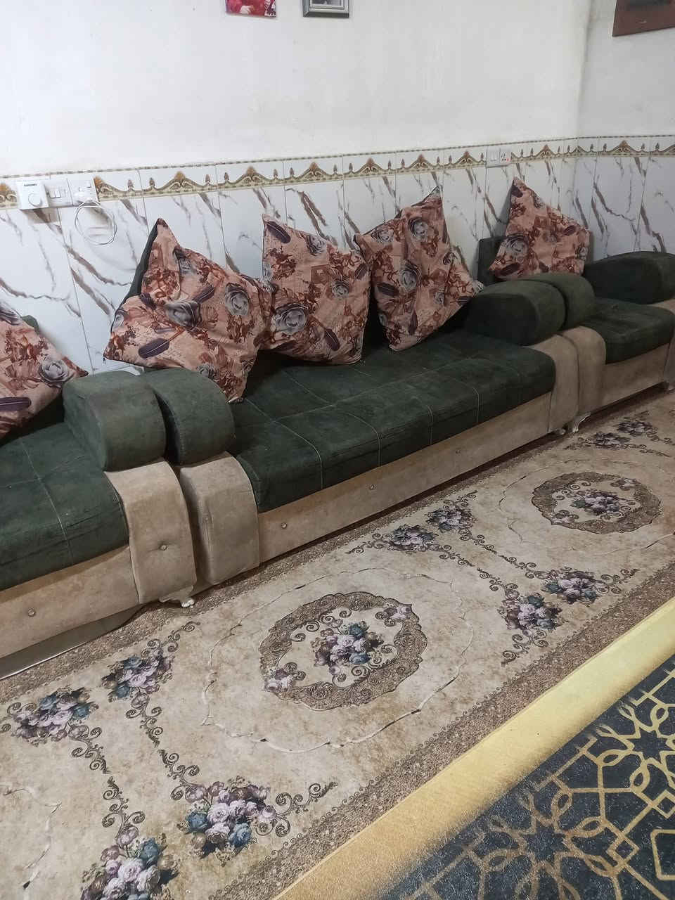 السلام عليكم تخم ١٠ مقاعد سعر ١٥٠ مكانه الزعفرانيه الجواهري..***********
