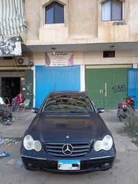 مرسيدس C • ٢٠٠٤ • فتيس يدوي