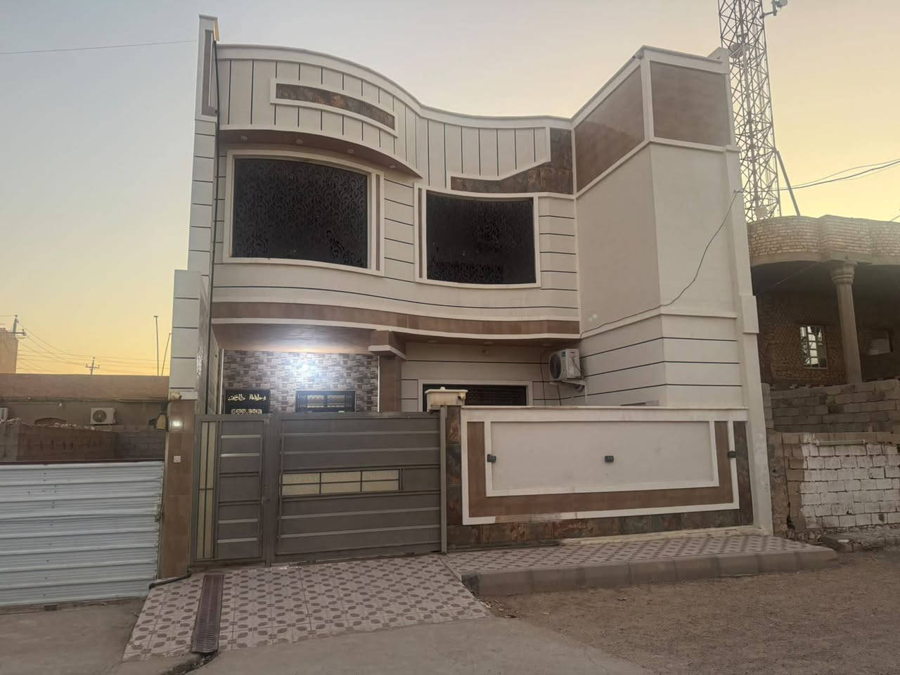 السلام عليكم يوجد لدينا البيت طابقين لبيع طابو صرف 

مساحه ٢٠٠

لوجه ١٠متر 
نزال ٢٠متر

موثث كامل مع سبالت 

مواقع البيت 

الرمادي تأميم 

٥كيلو قرب جامع الشهداء 

شارع ٨متر 

للمزيد من التفاصيل يمكنكم زيارة مكتبناا مكتب العين العقار ع شارع 40 مدخل الصوفيه الثانية 

او الاتصال على الارقام 

***********
***********
***********
