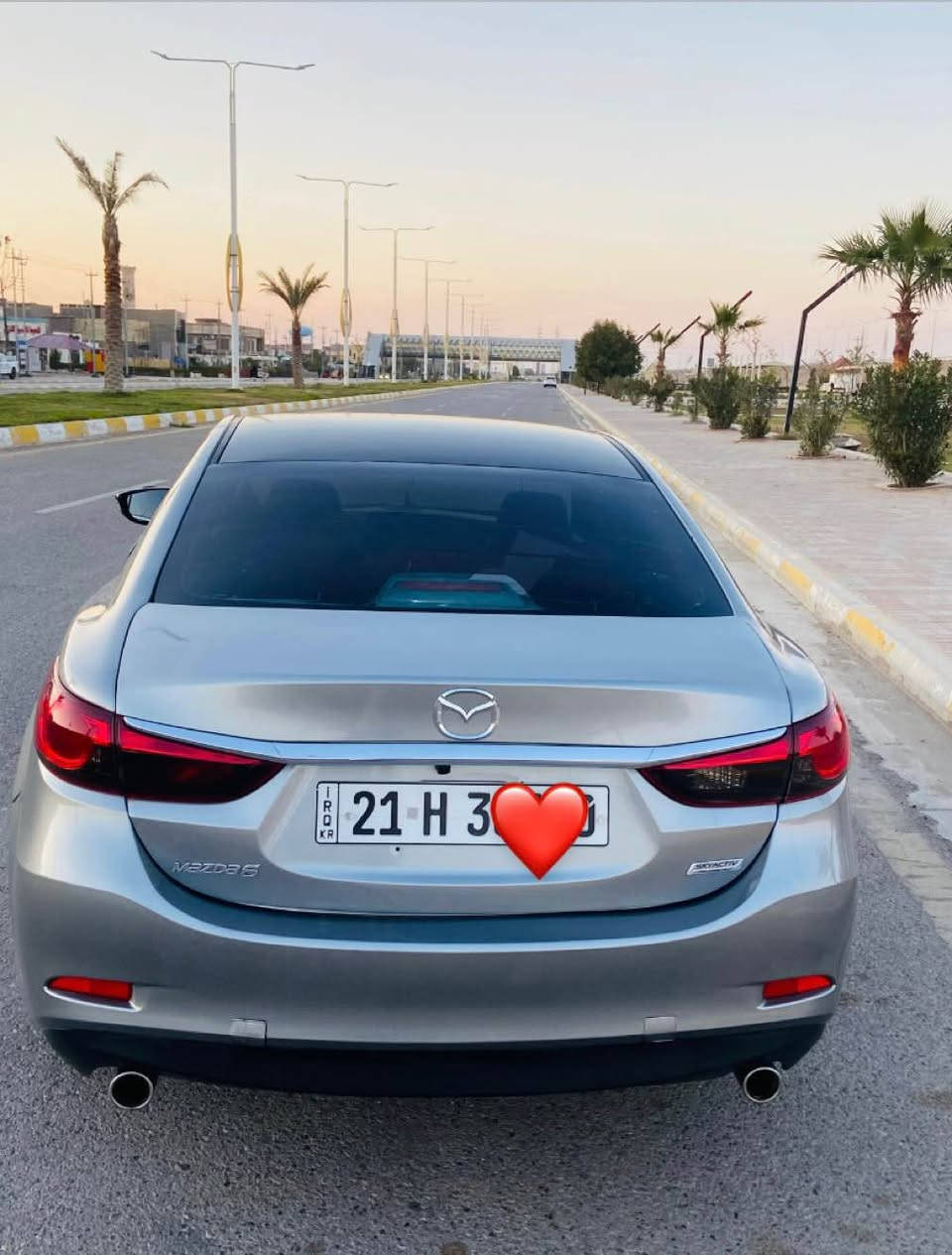 سلام عليكم 
سياره مازده 6 
ياباني خليجي2015
4 سلندر محرك 2.5 
بيها قطعتين صبغ 
محرك صدر كير كله 
كفاله شاشه كامره 
تبريد ثلج 
السياره كلش جديده 
وأحلى من الصور 
رقم السليمانيه 
الجديد سنويه ما ساقطه 
رقم الهاتف ***********
مكان السياره الفلوجه 
السعر 120 بيع او مراوس الفلوجة, الأنبار
