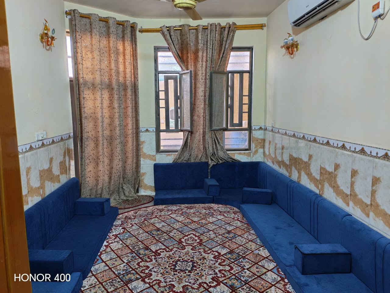 دار 100 متر طابق 1 للبيع طابو صرف متوفر كافة الخدمات
موقعه جدا ممتاز 2 فرع من جهة سريع المعلمين  و 3 فرع من جهة حي الحر (الثورة) و الخدمي من جهة المقابلة لحي المجتبى ... السعر 178 
للاستفسار اكثر الاتصال 
***********
***********
