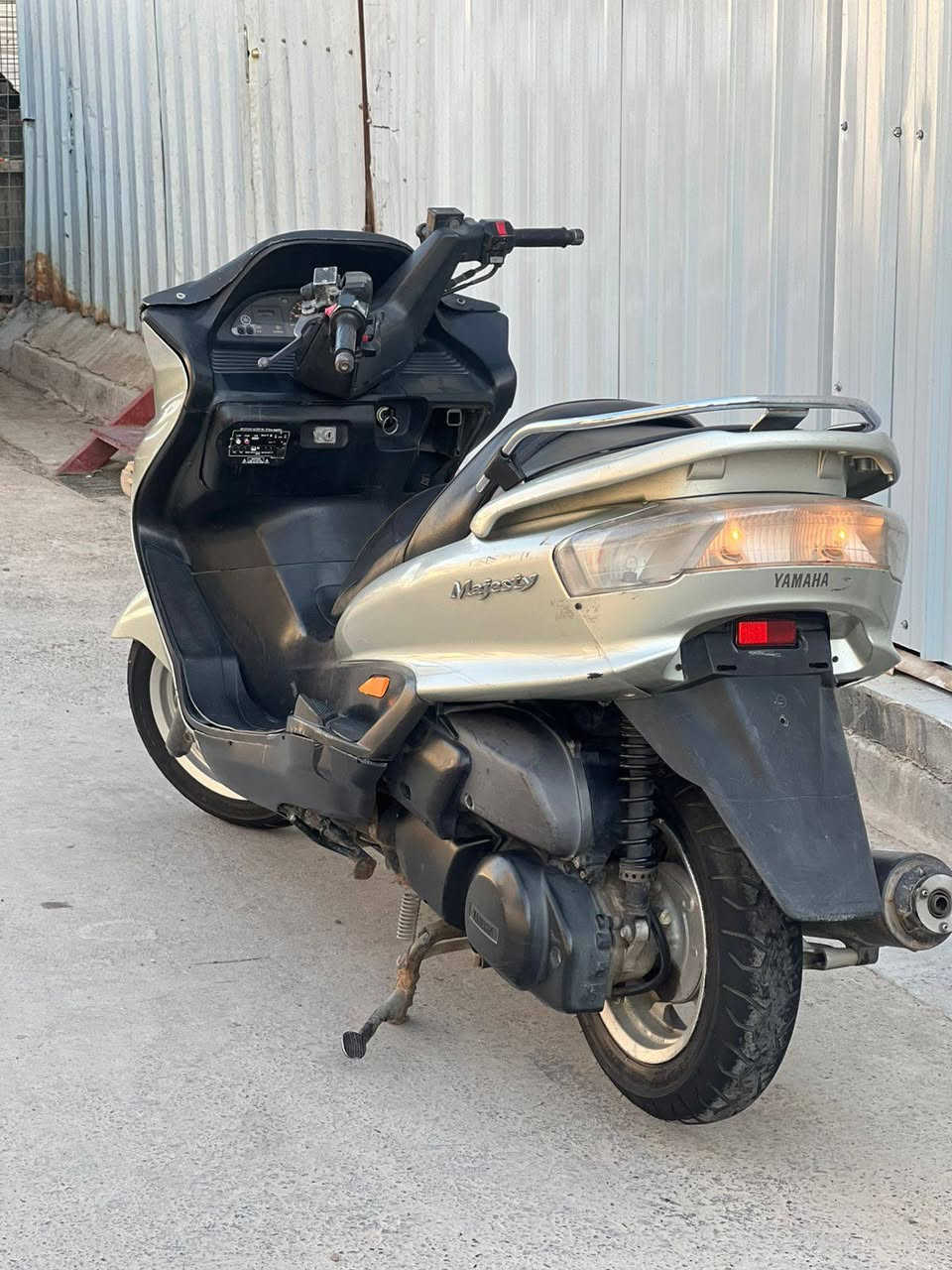فوزه للبيع نضافه عامه كهربائيات شغاله شلع المكينه خرسه المكان الزعفرانيه السعر 850وبيه مجال حك الجيه 
الرقم ***********
