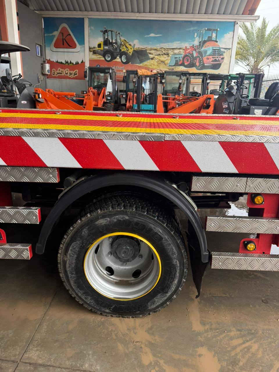 السلام عليكم
اتيكو بودي نزال للبيع مشدود عليها كرين 3 طن موديل 2002 محدث 2007 تبريدها شغال دبل قمارة شرط المكينة والكير والاكسن 6 برغي 4 سلندر كير عادي شرط التحويل
للاستفسار الاتصال على الارقام التالية
***********
***********
