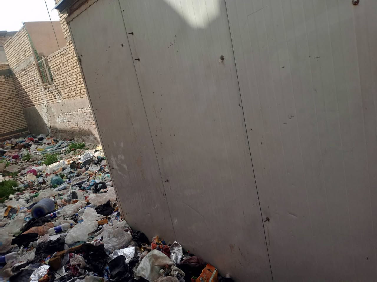 محل للبيع سعر ب400 مع مجال مكاني شارع ابو سمير ***********
