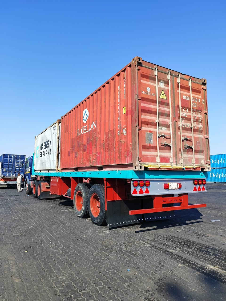 سلام عليكم عربانه بلوم قطعتين مكفوله تخم تاير مجموعه ام الجاكوج جاهزه كبل للشغل 
***********
