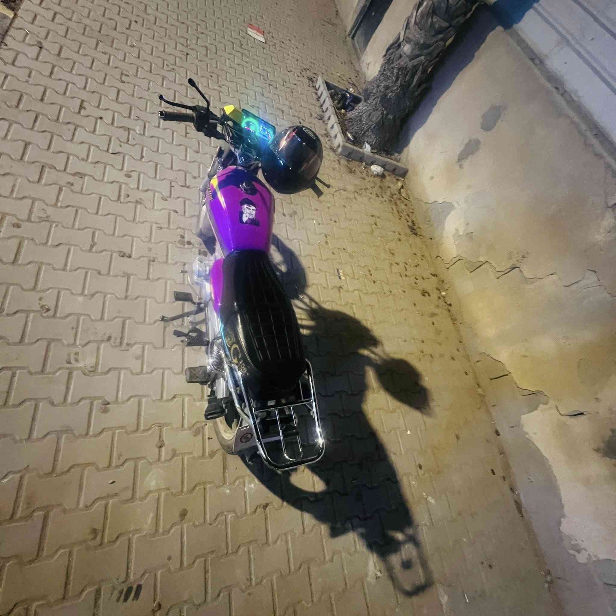 سلام عليكم دراجه سولنك 2025 للبيع ب725 دراجه نضيفه كلش مكاني بغداد المحموديه
