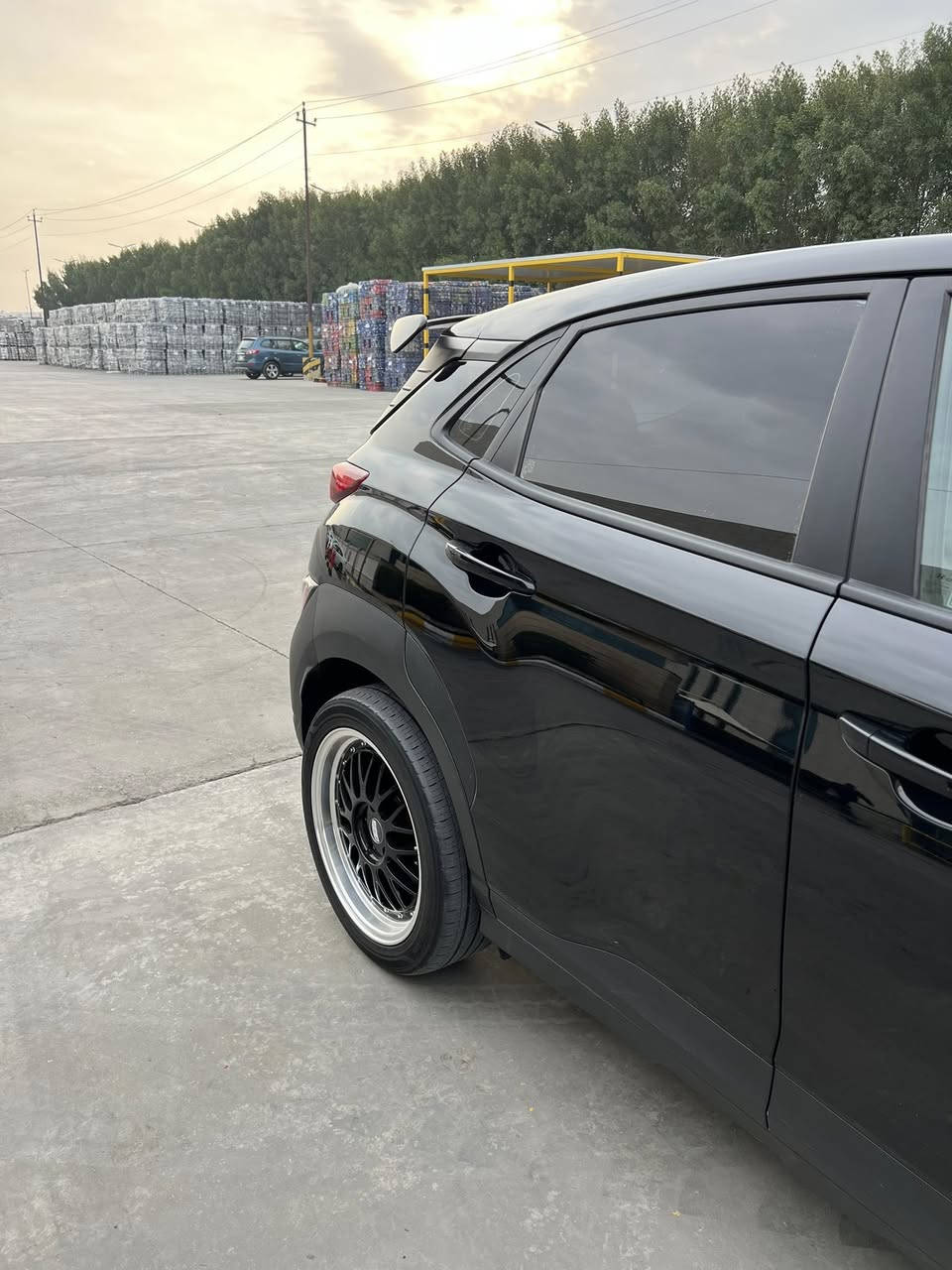 HYUNDAI KONA 2022
سلام عليكم شباب للبيع فقط لسياره كلش جديده 
حادث امريكا فقط مواصفات رادر توقف ذاتي تنبيه عنده الخروج من المسار ويل كب رياضي BBS 
بدون يرباك كلها سليمه بدون تكحيل بدون بارد 
تبريد بلادي ثلج محرك دوش ألفين المرغوب 
رقم أربيل تحويل أو وكاله مضمون مكان السياره بغداد شارع فلسطين أو القاهره السعر (140)
رقمي***********
