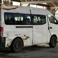 نيسان يورفان عالي للبيع مكلوبه وشغاله تمشي صار امشي عليها سنه ونص وهيه...