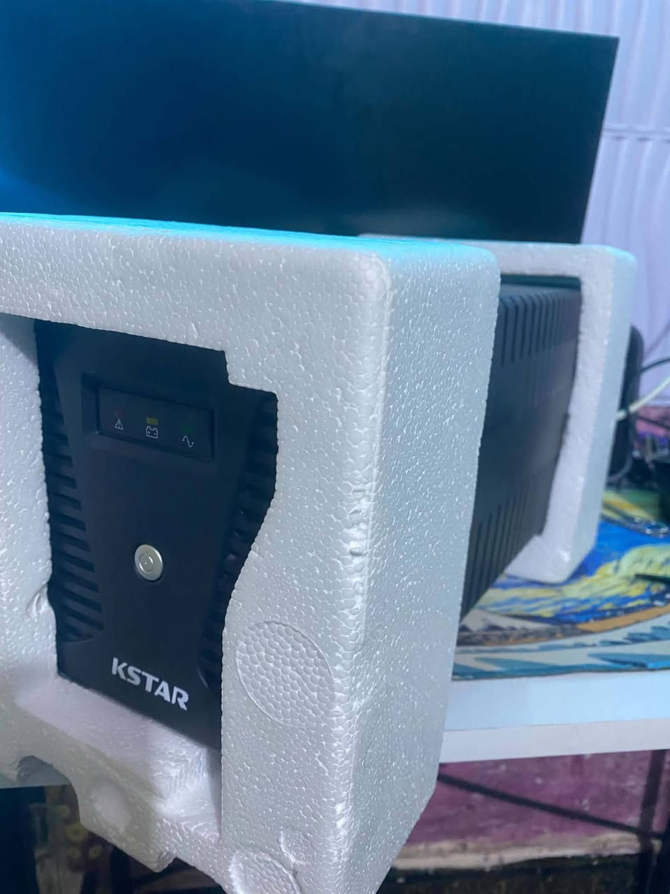 السلام عليكم  UBS
KSTAR 1500
هاذه AVR يعني بيه منضم جهد نضيف واستخدامه قليل بس نترك شوي بطارياته هبطت شويه بس شغال طبيعي ويشغل من ربع ساعه الى نص ساعه تصفح 

سعر: 40الف

مكان بابل توصيل موجود 

تواصل واتساب ***********
او اتصال ***********
