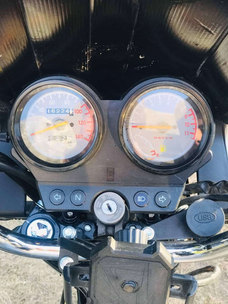 دراجة دايوان جبلي صار شهرين من مزلها كدامك شكد ماشية دراجة خير من الله بعدهة علة وضع شركة بسم لمعرض بعدني ما محولهة والله متوزي وريد بيعهة مكاني بغداد
***********
